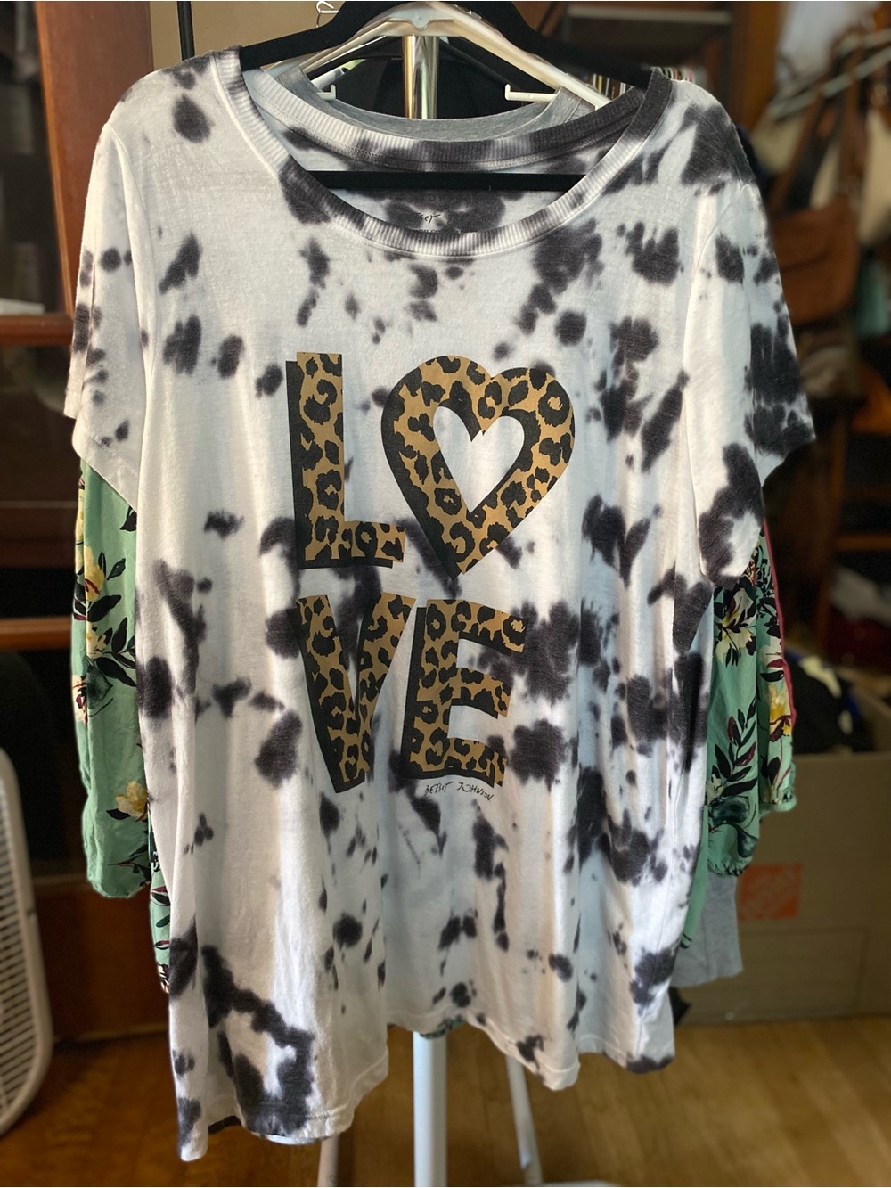 Torrid/Betsey Johnson Collab Black & White Tie-Dye Tee with Leopard LOVE Graphic